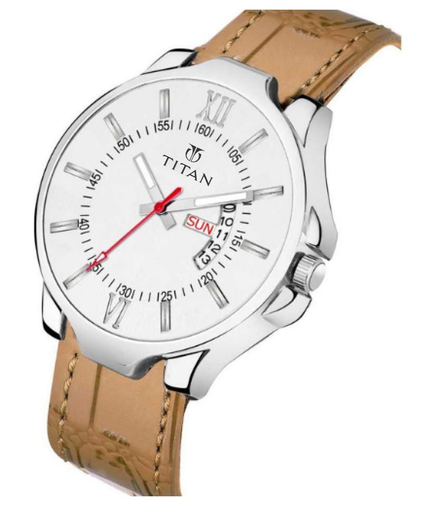 Stylish analog watch with unique design βπΌ